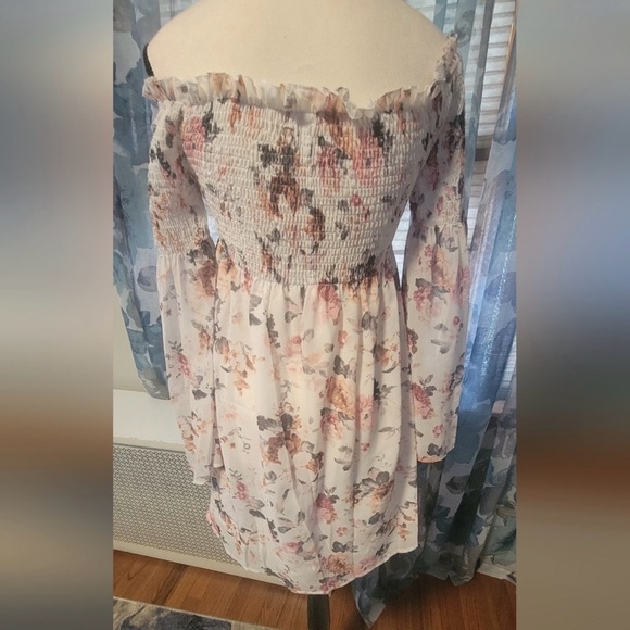 Floral Off-Shoulder Dress - Picture 3 of 5